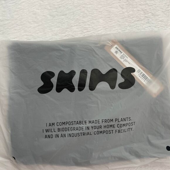 New with tags Skims boyfriend boxers size XS Onyx - Picture 2 of 3